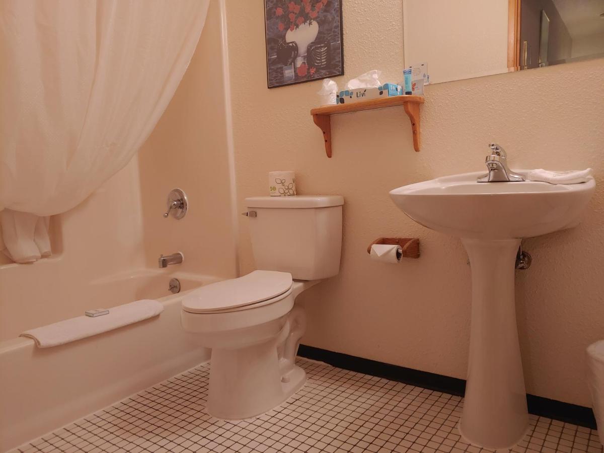 The Dublin House Motel *
